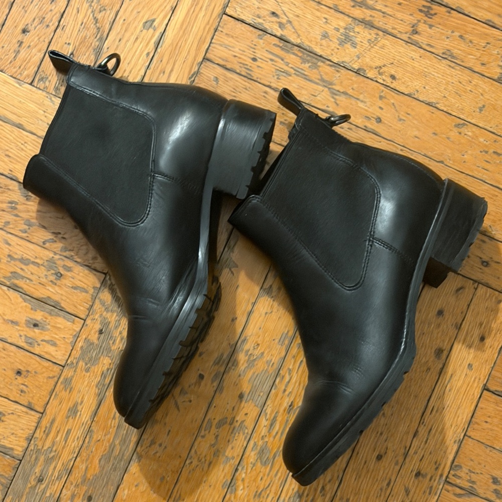 Cole Haan Black Leather Chelsea Boots | Vibram Sole | Silver Detail - Picture 6 of 6
